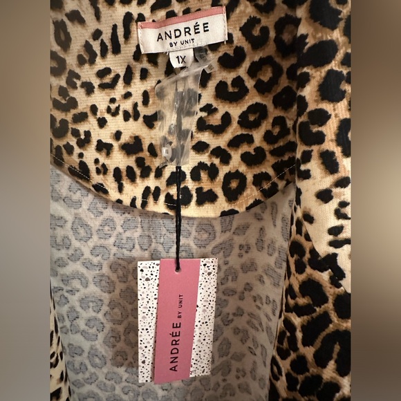 Stylish leopard/cheetah print blazer - Picture 3 of 3